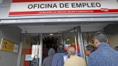 El paro registrado se reduce en 86.683 personas en el mes de abril