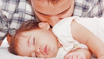 Privación de la patria potestad a un padre por incumplir el pago de la pensión y el régimen visitas