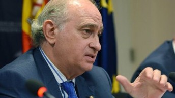 El ministro del Interior destaca que la “notable labor” de Instituciones Penitenciarias “es una pieza fundamental en la lucha contra el terrorismo yihadista”