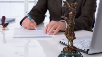 Los derechos de los refugiados une a los abogados europeos